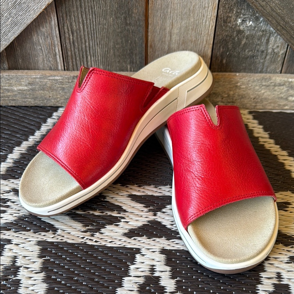* NWOT* Ara| Onella Sporty Slide